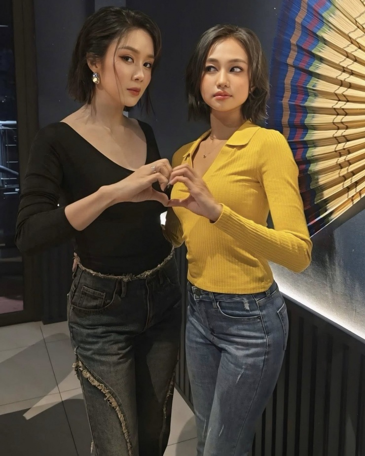 Ảnh sao 12/5: Tiên Nguyễn khoe ảnh thơ ấu chụp cùng mẹ - 6