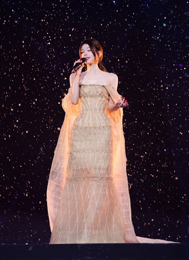 Tuy nhiên, sau những phản ứng trái chiều từ buổi concert của cô tại Thái Lan, nhiều người tin rằng nữ diễn viên sẽ phải đối mặt với những thách thức đáng kể nếu cô muốn khẳng định vị thế của mình trong ngành công nghiệp âm nhạc một cách nghiêm túc, thay vì chỉ dựa vào danh tiếng nhất thời.