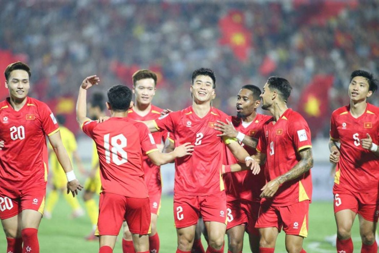 ĐT Việt Nam sẽ ưu tiên bản sắc hơn là chạy theo xu thế thành tích mà bóng đá Indonesia hay Malaysia đang áp dụng. Ảnh: VFF.