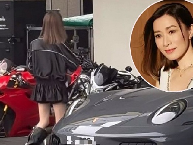 Xa Thi Mạn lái Porsche nửa triệu USD đi xem show