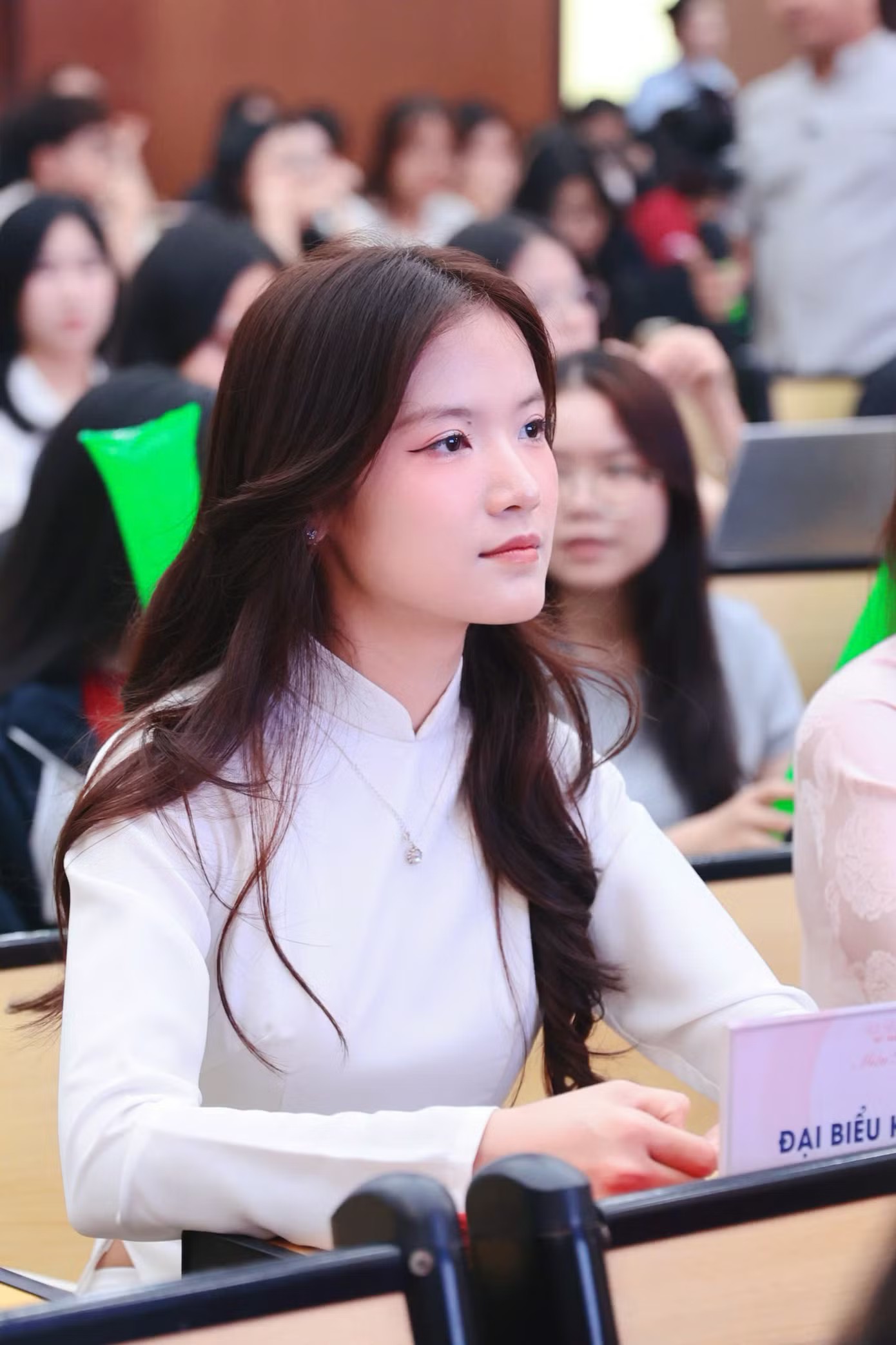 Nhiều nữ sinh của Đại học Thủy Lợi cũng có mặt tại ngày hội tuyển sinh Hoa hậu Việt Nam 2026 ở Học viện Tài chính.