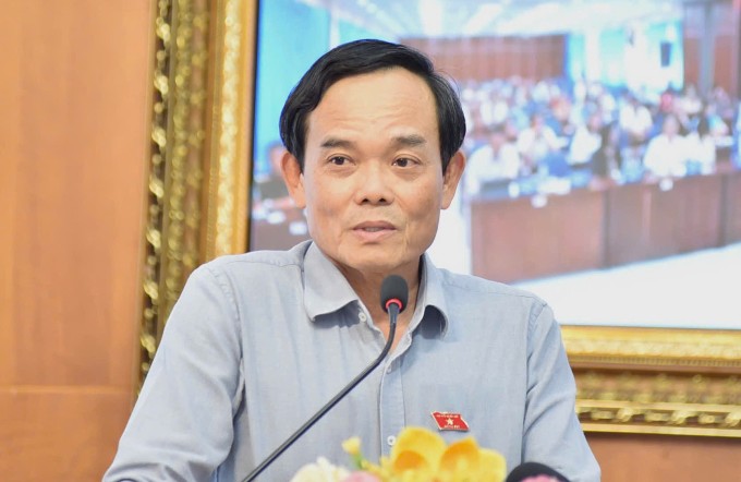 Bí thư Thành ủy TP HCM Trần Lưu Quang trả lời cử tri, chiều 11/5. Ảnh: An Phương
