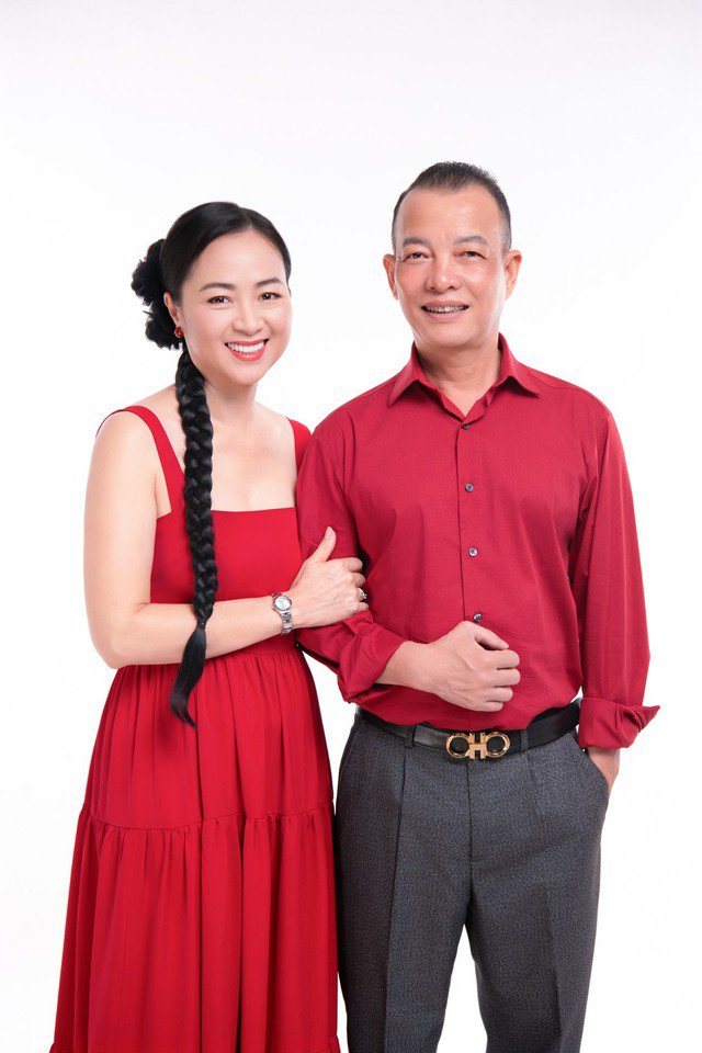 Điều ít biết về chồng doanh nhân của NSƯT Linh Huệ - Hậu ‘sida’ của ‘Gió qua miền tối sáng’ - 2