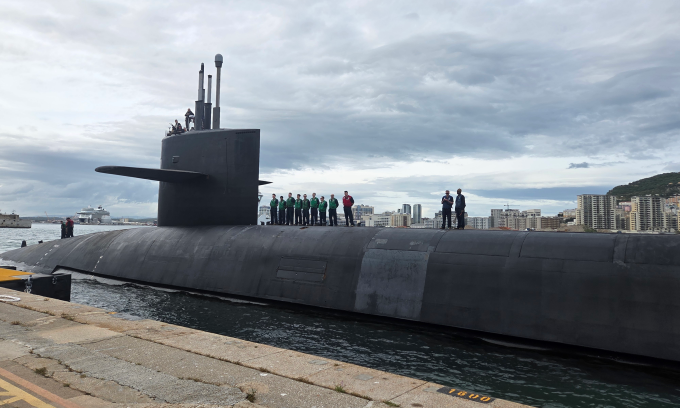 Tàu ngầm hạt nhân lớp Ohio của Mỹ cập cảng Gibraltar hôm 10/5. Ảnh: US Navy