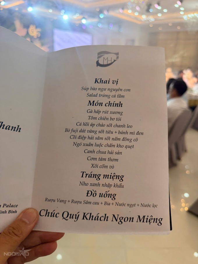 Thực đơn tiệc cưới tối 12/5 của Văn Thanh - Bích Hạnh.