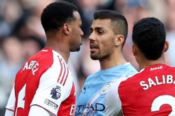 Bảng xếp hạng Ngoại hạng Anh nếu không có VAR: Arsenal mất lợi thế đua vô địch