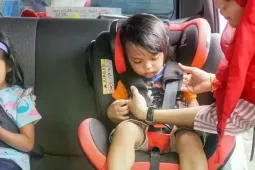 Đề xuất mới về thiết bị an toàn cho trẻ em trên ô tô