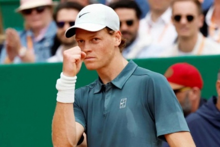 Sinner tái hiện hình ảnh tuyệt mỹ nhất của Federer và Djokovic ở Rome Open