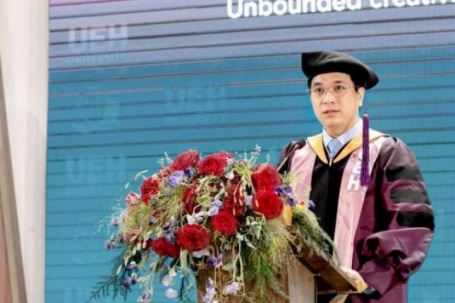 Chân dung tân Giám đốc Đại học Kinh tế TPHCM từng là "thủ khoa kép"