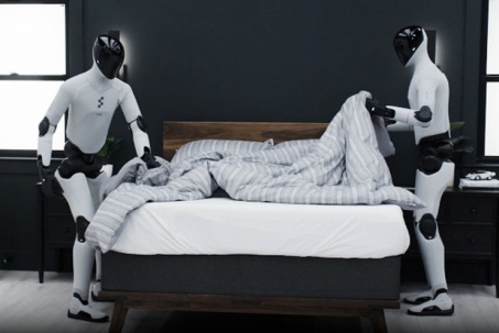 Video: Robot Mỹ tự dọn phòng, treo quần áo và dọn giường không cần con người