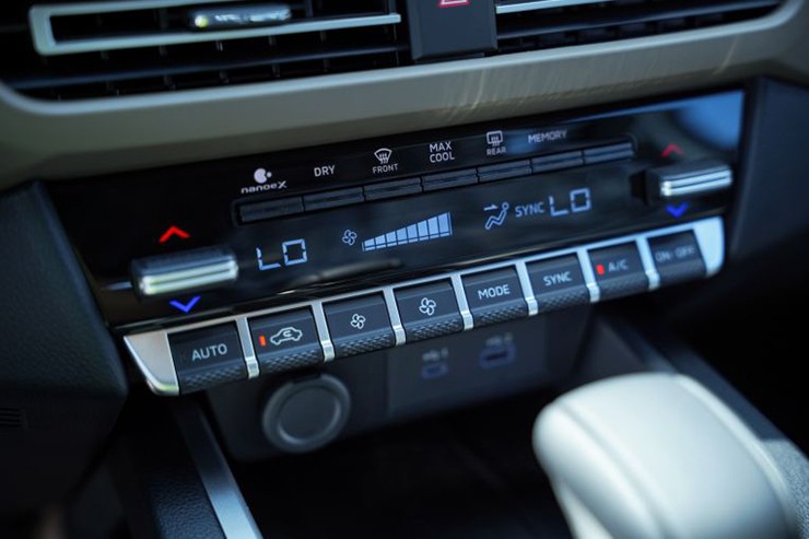Mitsubishi Xforce 2026 ra mắt tại Việt Nam, thêm trang bị, giá tăng nhẹ - 13