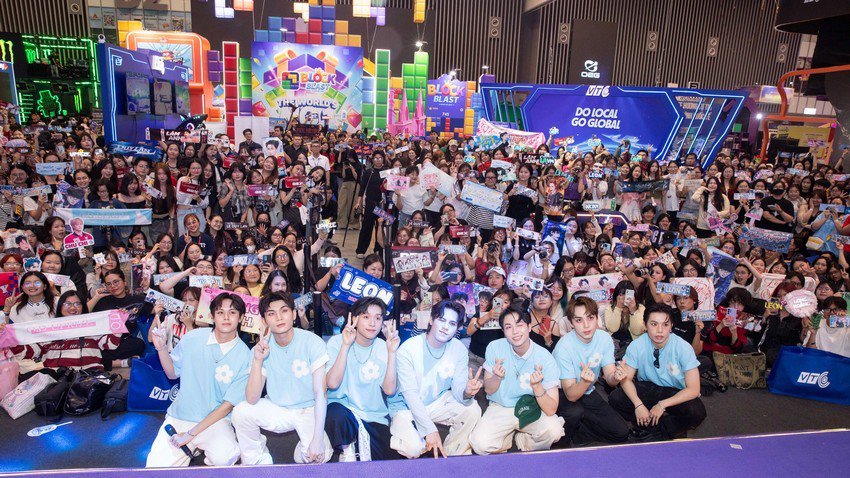 Gian hàng VTC với Audition đã thu hút được đông đảo khách tham qua và game thủ ghé thăm. Ảnh: VTC