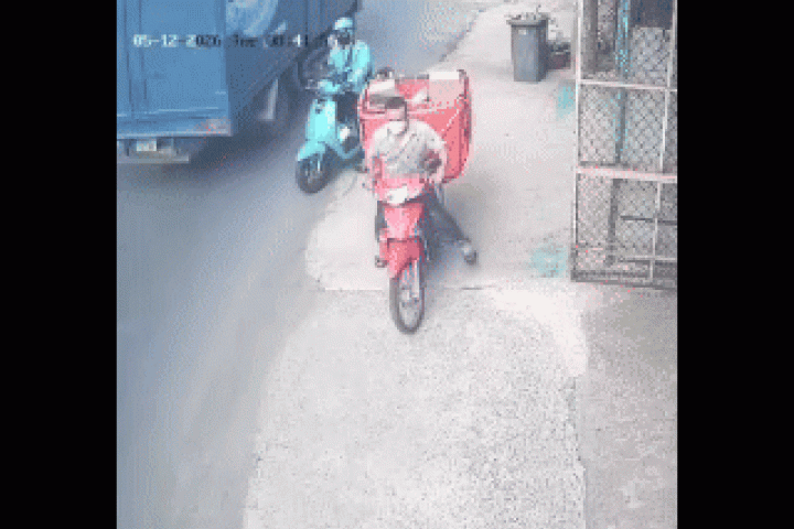 Clip: Shipper bị trộm xe trong khi giao hàng