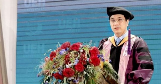 Chân dung tân Giám đốc Đại học Kinh tế TPHCM từng là "thủ khoa kép"