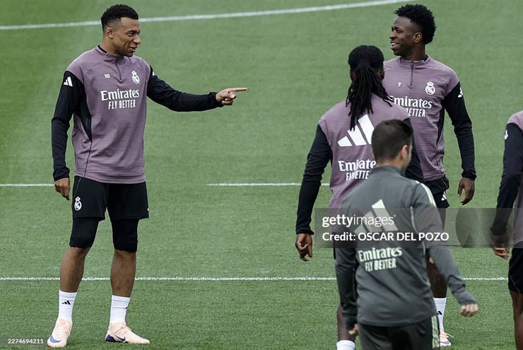 Phòng thay đồ của Real Madrid có vấn đề