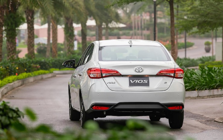Tầm giá 400-500 triệu đồng, nên chọn Honda City RS hay Toyota Vios? - 10