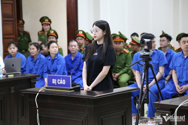 Bị cáo Triệu Nguyễn Hoài Thương tại phiên tòa. Ảnh: Phạm Công