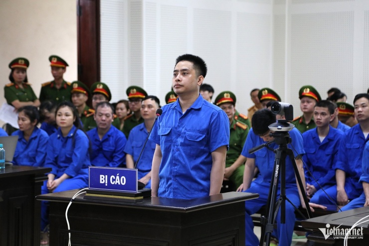 Bị cáo Bùi Đình Khánh tại phiên tòa. Ảnh: Phạm Công