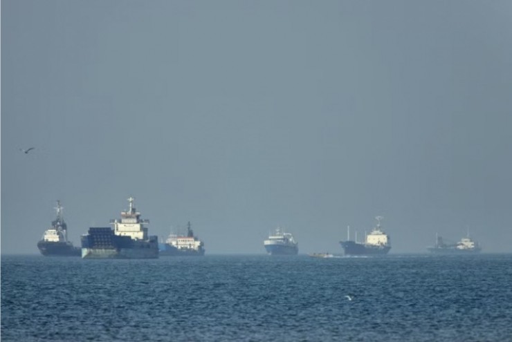 Siêu tàu chở dầu của Trung Quốc di chuyển qua eo biển Hormuz