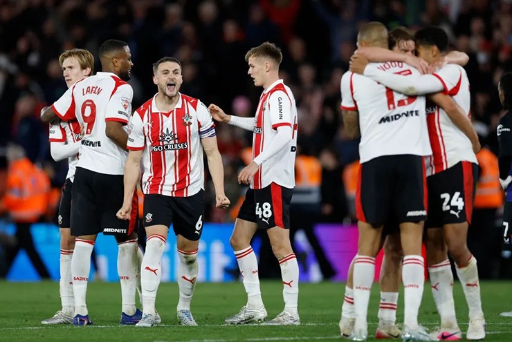 Southampton nguy cơ bị cấm chung kết play-off lên Ngoại hạng Anh vì bê bối "gián điệp"
