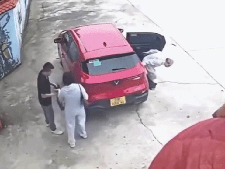 Sự thật vụ việc cụ ông ngoài 70 tuổi bị người thân lén đưa đến chùa rồi bỏ lại