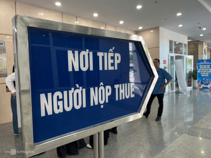Khu vực tiếp người nộp thuế tại Thuế TP HCM. Ảnh: Phương Đông