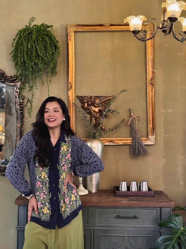 MC Thu Hương cho biết, bản thân cô là một tín đồ thời trang nói chung và đồ vintage nói riêng. Tuy nhiên, để trang phục của mình thêm ấn tượng, cô thường làm nó khác đi bằng việc "phối trộn" theo nhiều cách khác nhau và không lặp lại.