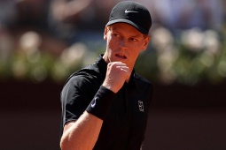 Nóng nhất thể thao sáng 13/5: Sinner san bằng kỷ lục khủng của Djokovic