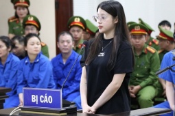 Bạn gái giúp sức gọi taxi cho Bùi Đình Khánh bỏ trốn