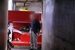 Ông lão có nhà vẫn 10 năm ngủ ở vỉa hè