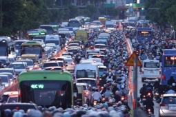 Cửa ngõ Tân Sơn Nhất kẹt cứng trước ngày phân luồng đảo chiều