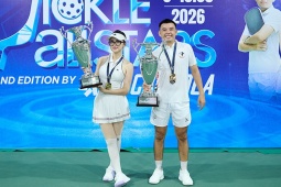 Hoa hậu Hương Giang cùng Lý Hoàng Nam ngược dòng vô địch giải pickleball toàn sao