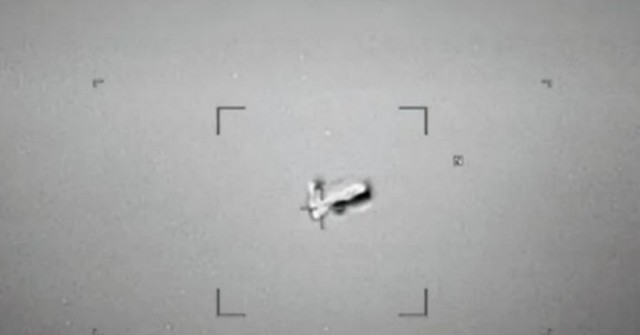 Đọc xong 162 hồ sơ UFO của Lầu Năm Góc, giới khoa học chỉ kết luận đúng một câu