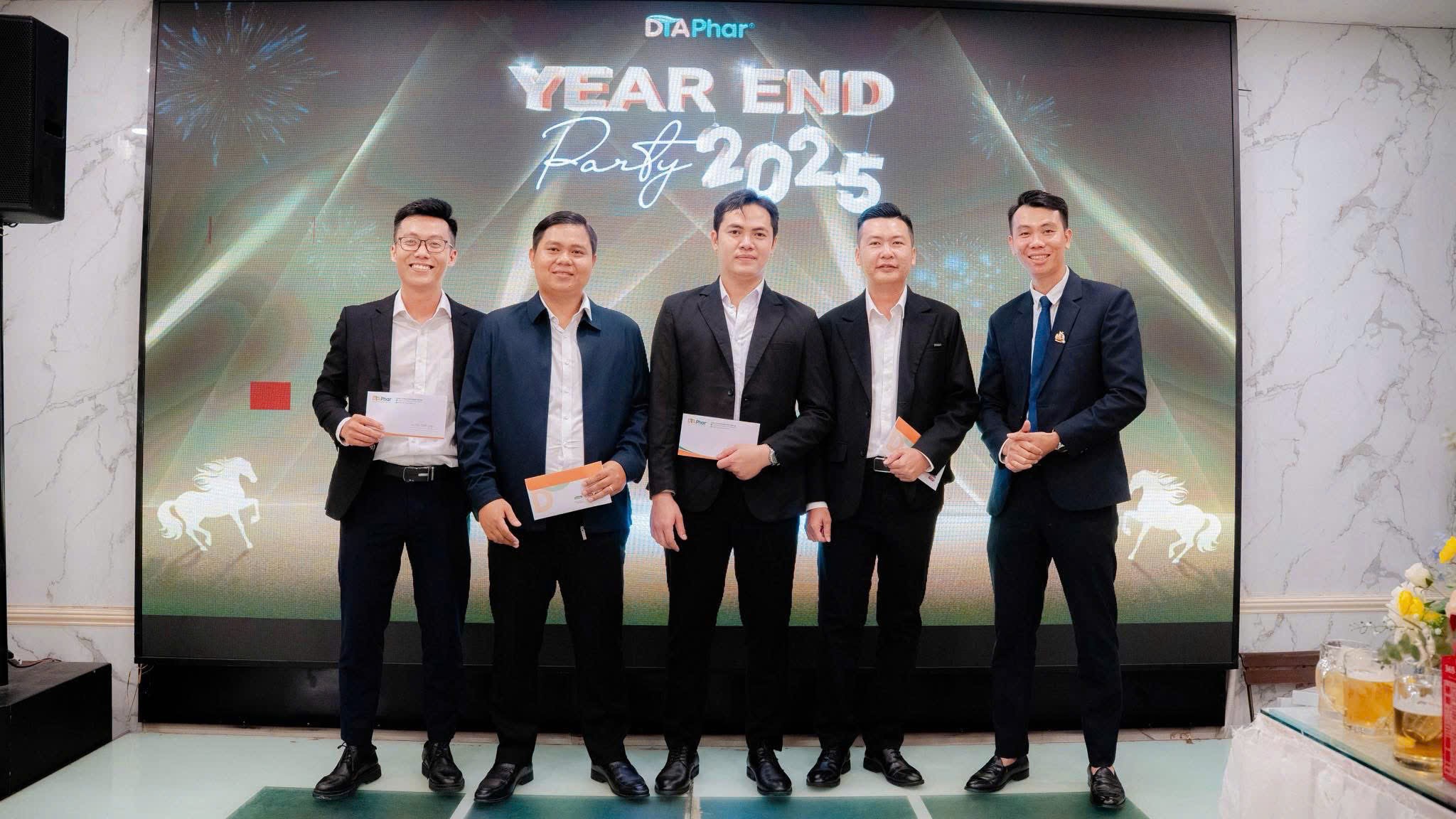 Ông Bình nhấn mạnh vai trò của kiến thức chuyên môn và đạo đức nghề nghiệp trong ngành dược.&nbsp;