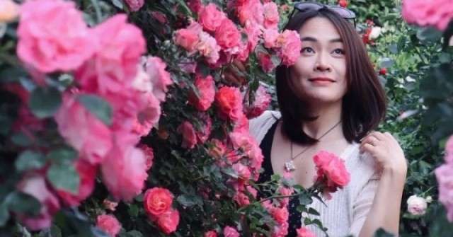 Mẹ 8X chi hơn 2 tỷ đồng làm vườn hoa quanh nhà như cổ tích