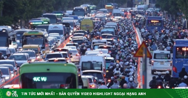 Cửa ngõ Tân Sơn Nhất kẹt cứng trước ngày phân luồng đảo chiều