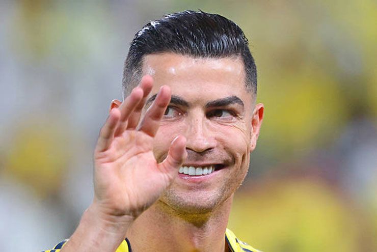 Ronaldo tươi cười trước trận derby Al Nassr - Al Hilal