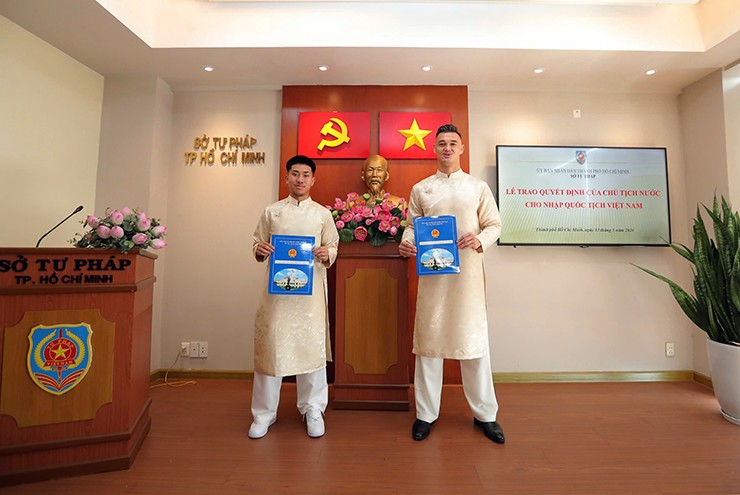 Patrik Lê Giang và Khoa Ngô chính thức nhận quốc tịch Việt Nam sáng ngày 13/5.
