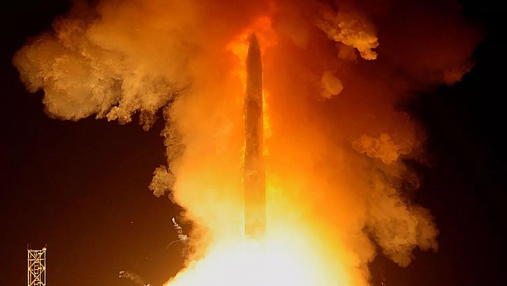 Tên lửa Minuteman III khai hỏa. Ảnh: sputniknews
