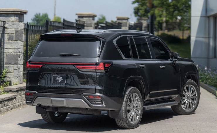 Bản độ Lexus LX 700 bọc thép chống được đạn súng trường AK-47 - 2
