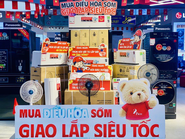 Hàng loạt các mặt hàng như điều hòa, quạt máy, quạt hơi nước, tủ lạnh,… đang được giảm giá cũng như tặng kèm các ưu đãi về dịch vụ.