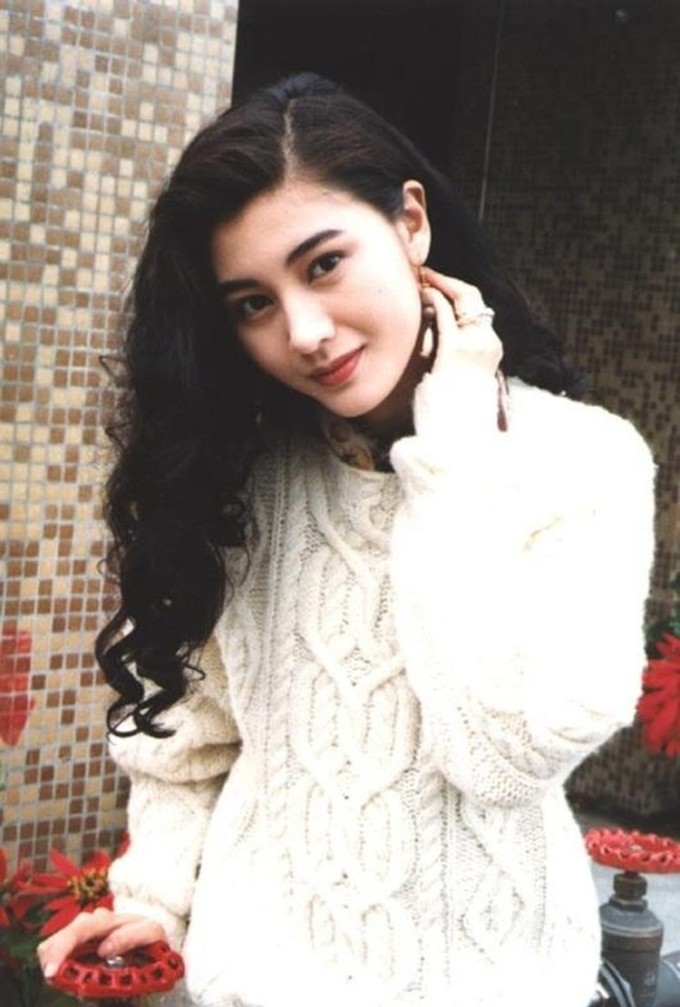 Những năm 1990, người ta vẫn thường nói: 'Ở xứ Cảng Thơm, có hai điều không thể chối cãi: tài sản của Lý Gia Thành và nhan sắc của Lý Gia Hân'. Ảnh: HK01