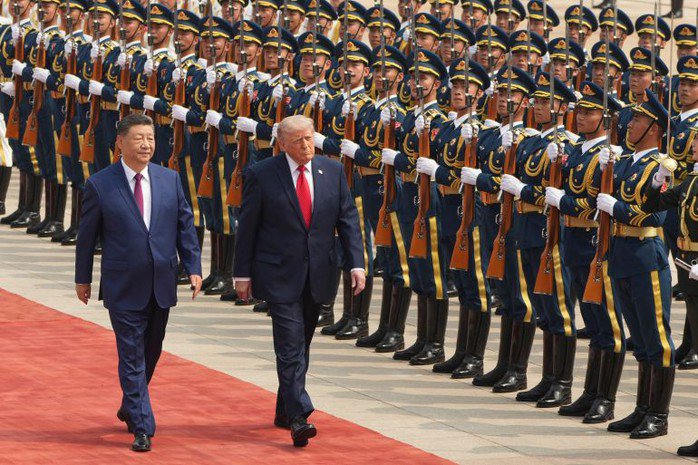 Hai nhà lãnh tại lễ đón. Ảnh: AP