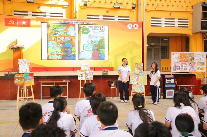 Học sinh Trường THPT Ten Lơ Man trong một hoạt động ở trường. Ảnh: NTCC