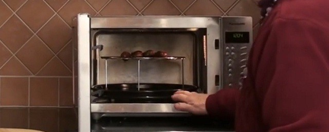 Cho hạt vào lò vi sóng để nướng nhưng vẫn giữ được giá trị dinh dưỡng.