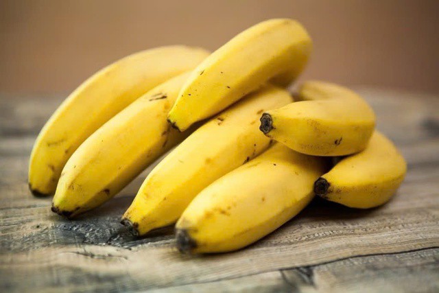 Vitamin C và một số hợp chất chống oxy hóa trong chuối cũng góp phần hỗ trợ sức khỏe làn da.