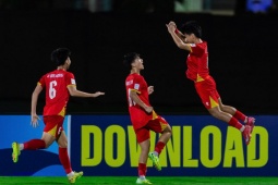 U17 Việt Nam giành vé dự World Cup: Vừa đi vừa học, thầy Roland xứng danh “phù thủy”