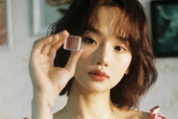 Từ 17 năm trước, một đạo diễn đã nhận xét Miu Lê: 'Sáng như trăng rằm và đấy cũng là điều cực kỳ nguy hiểm'