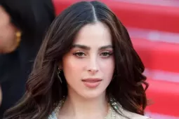 Đương kim Hoa hậu Hoàn vũ bị ngó lơ ở Cannes
