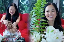 Hồng Nhung cắm bình hoa từ thân cây cà chua khô